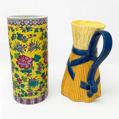 A1048 Two Porcelain Vases