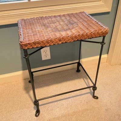 A1049 Wicker Metal Side Table