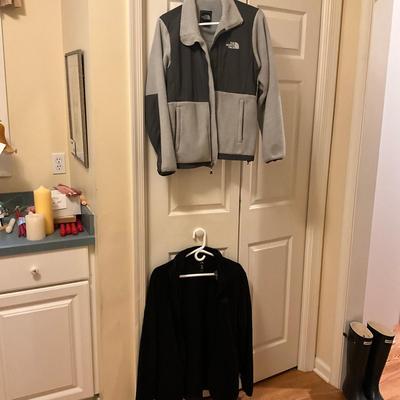 K1052 Pair Of Ladies North Face Jackets