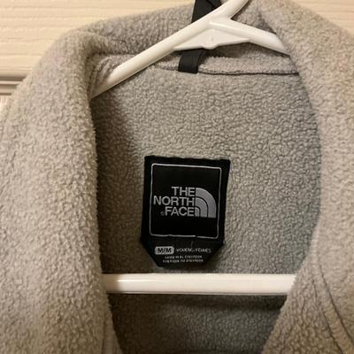 K1052 Pair Of Ladies North Face Jackets