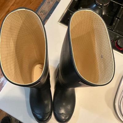 K1053 Pair Of Black HUNTER Rain Boots