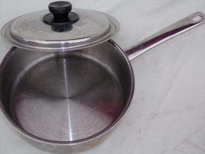 Classic NEONA by Vita Mix 5 ply S.S. pan w/matching lid