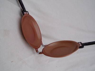 Unique non-stick NO PFOS pancake maker. NO spatula needed.
