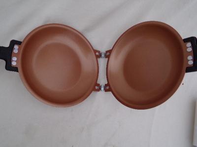 Unique non-stick NO PFOS pancake maker. NO spatula needed.