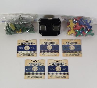 LOT 99G: Vintage 1940's Sawyers View Master with Multiple Slide Wheels & Vintage Toys