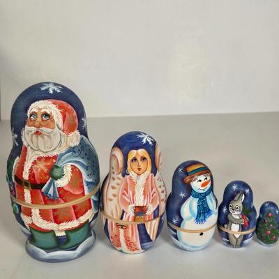LOT 102G: Christmas Themed Russian Nesting Dolls, Some with Makers Mark and Roly-Poly Musical Santa