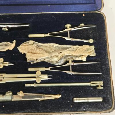 LOT 110G: Antique Drafting Tool Set and Pocket Arithmometer