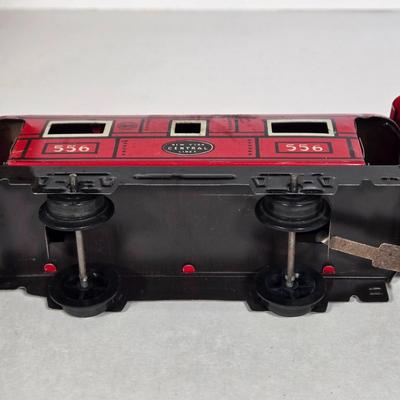 LOT 116G: Vintage Marx Mechanical Tin Wind Up Train Set With Track and Key