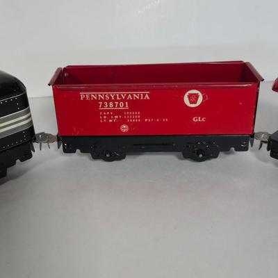LOT 116G: Vintage Marx Mechanical Tin Wind Up Train Set With Track and Key