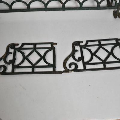 LOT 153G: Vintage Cast Iron Toy Fence