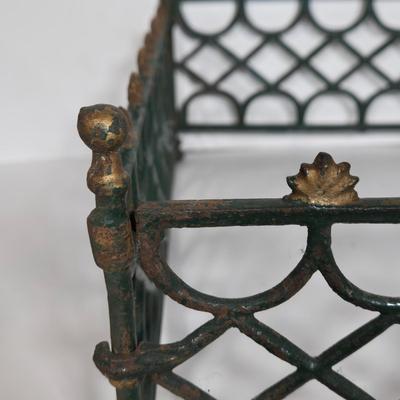 LOT 153G: Vintage Cast Iron Toy Fence