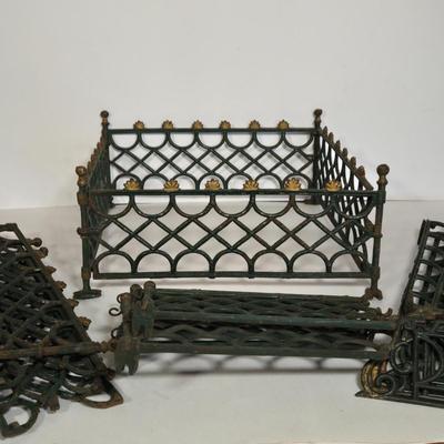 LOT 153G: Vintage Cast Iron Toy Fence