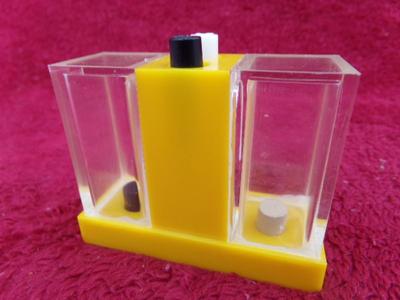 Classic Push Button Salt ‘n’ Pepper gizmo. As NEW IN BOX/unused.