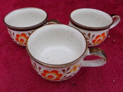 VTG lot o 3 matching soup bowls Ceramic. Nice&clean. Match lot 265!