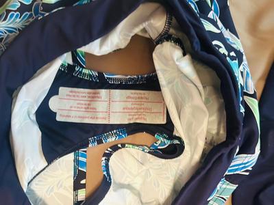 LIKE NEW WOMENS ADIDAS (M), DOLCE BONITA (L) ACTIVE WEAR AND LANDS END SWIMWEAR (10) & MORE