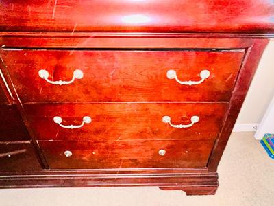 MARSEILLE COLLECTION 8 DRAWER DRESSER W/ LANDSCAPE MIRROR