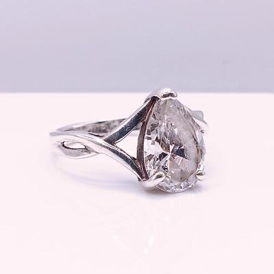 LOT 6: Sterling Silver Ring with Pear Shaped Cubic Zirconia Stone 3.6gtw Size 7
