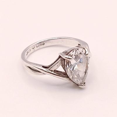 LOT 6: Sterling Silver Ring with Pear Shaped Cubic Zirconia Stone 3.6gtw Size 7