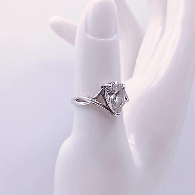 LOT 6: Sterling Silver Ring with Pear Shaped Cubic Zirconia Stone 3.6gtw Size 7