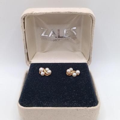 LOT 127: Set of (5) Pearl Earrings