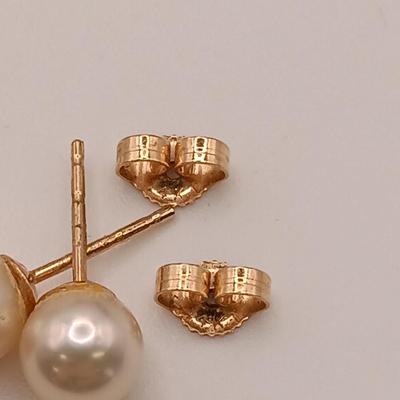 LOT 127: Set of (5) Pearl Earrings