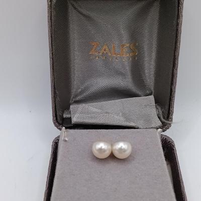 LOT 127: Set of (5) Pearl Earrings
