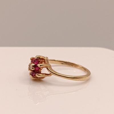 LOT 137: 14K Gold Ruby Cluster Ring 1.66gtw Size 5.5