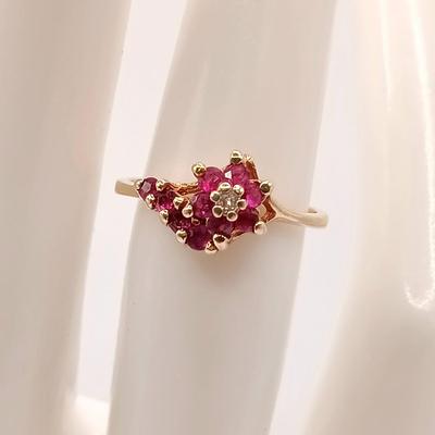 LOT 137: 14K Gold Ruby Cluster Ring 1.66gtw Size 5.5