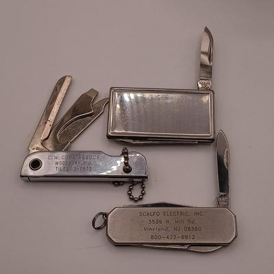LOT 139: Collection of Vintage Pocket Knives