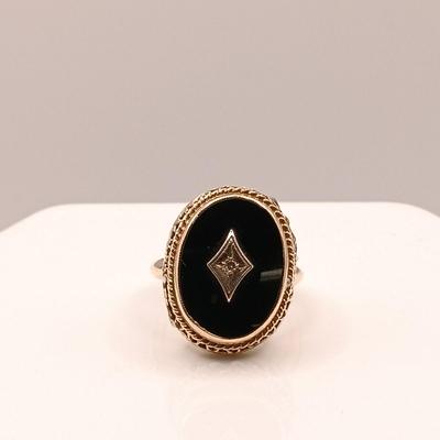 LOT 143: Diamond and Black Onyx 14K Gold Ring 3.53gtw Size 5