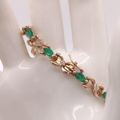LOT 172: Vintage 14K Gold Emerald and Diamond Tennis Bracelet 11.3gtw