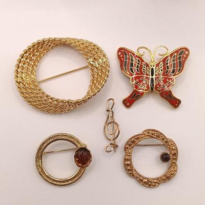 LOT 174: Vintage Brooch Collection