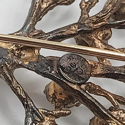 LOT 174: Vintage Brooch Collection