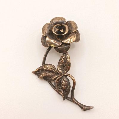 LOT 182: Beau Sterling Silver Brooches 26.2g