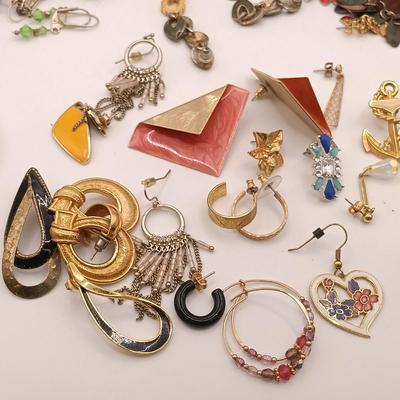 LOT 185: Large Collection of Paired Vintage Earrings