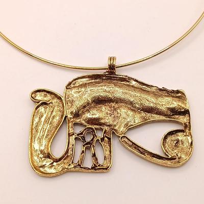 LOT 186: Vintage Aladdin House Ltd Replica of King Tutankhamun's Eye of Horus Necklace