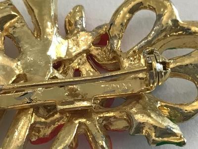 Vintage Tawain Christmas Brooch
