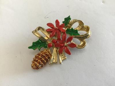 Vintage Tawain Christmas Brooch
