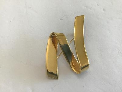 Gold Tone Brooch