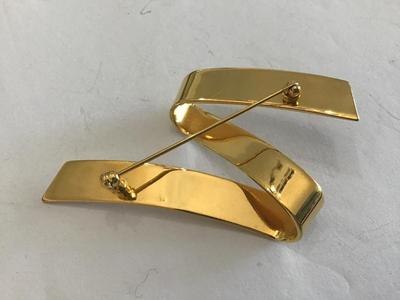 Gold Tone Brooch