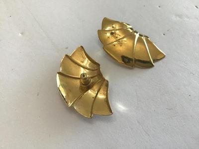 Vintage Gold Tone Earrings