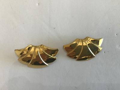 Vintage Gold Tone Earrings