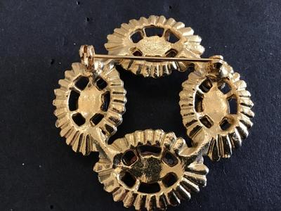 Beautiful Vintage multi stone Brooch