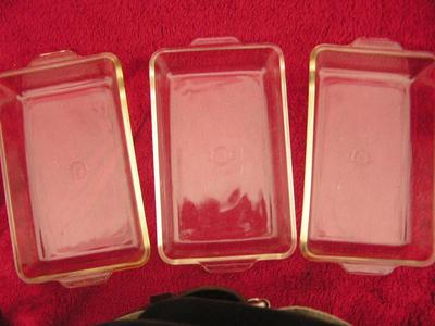 Group of 3 PYREX baking dishes. Very good condition.