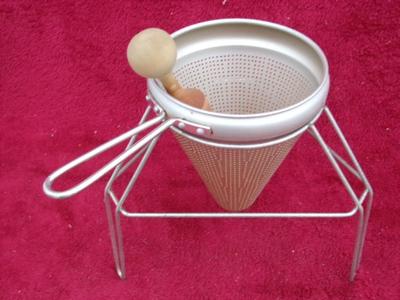 (1of2) Vegetable (tomato) juicer, hand operated, works w/o electricity.