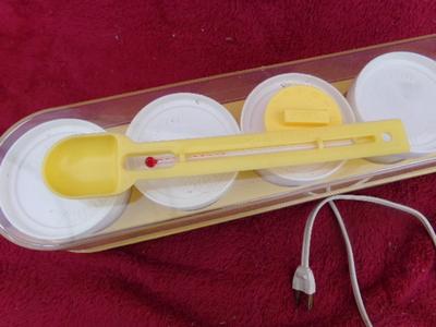 Salton Yogurt Maker, thermostatically controlled, 5 yogurt cups, clean