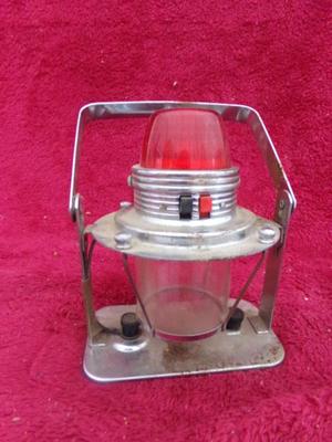 Signalmans’ lantern w/o a battery.
