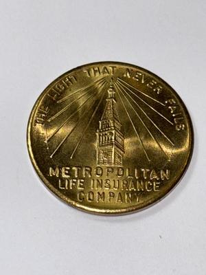 1939 New York World’s Fair Medal Coin Metropolitan Life Insurance Token half Dollar in Size.
