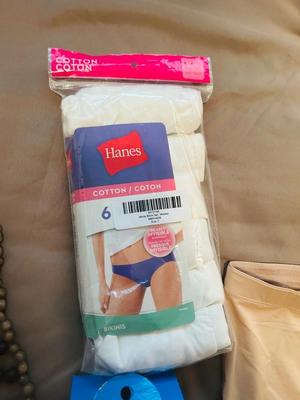 WOMEN’S UNDERGARMENTS AND ACCESSORIES