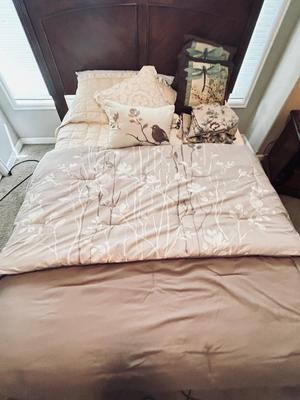 FULL SIZED BEDDING AND KING DOWN BLANKET
